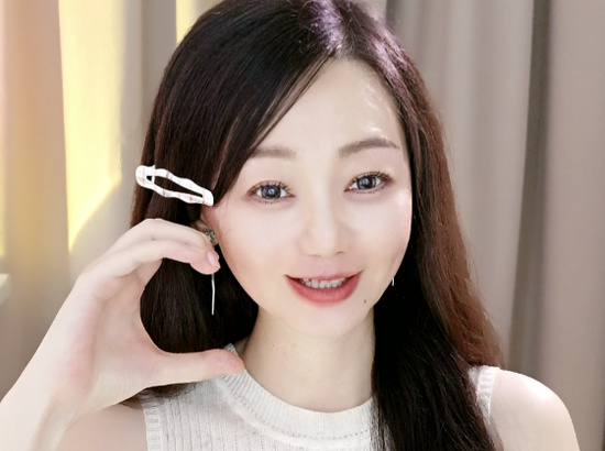 是艾晴吖