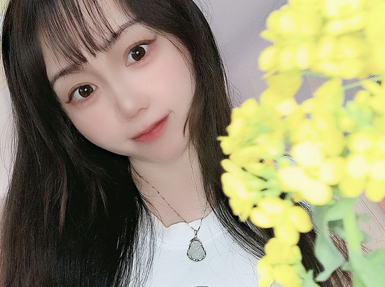 爱吃麻辣黑粉✿