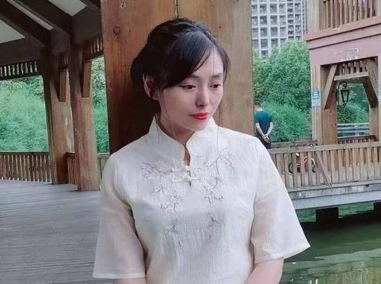 唱歌的莲宝